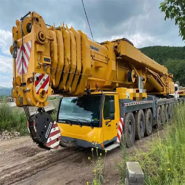 九寨沟附近100吨吊车出租电话